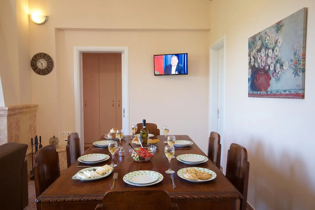 Villa Regina Kondoyenadha Greece